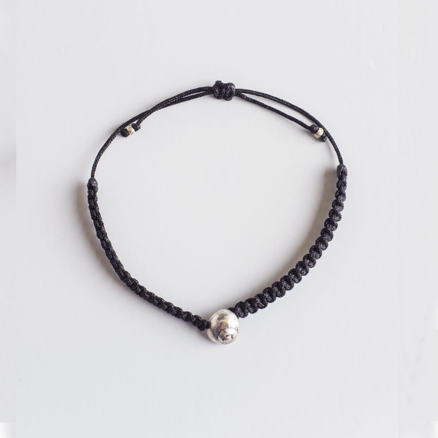 Small sea snail - macrame bracelet - silver 925- black oxidation - unisex