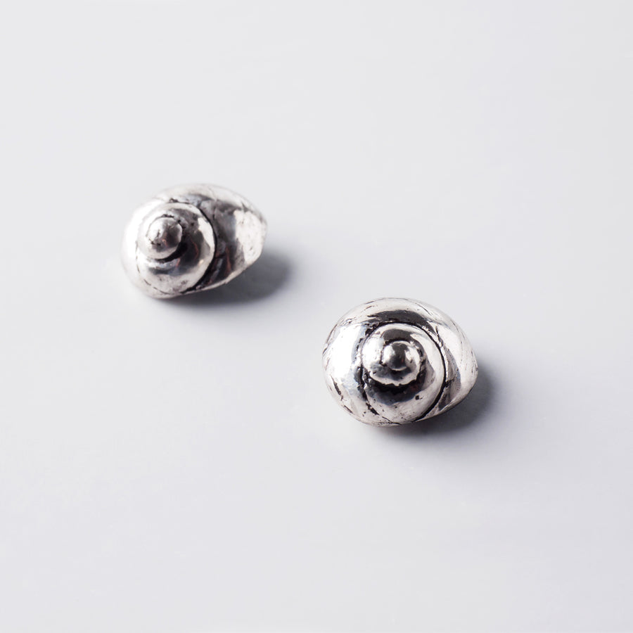 Sea snail - stud earrings - silver 925 - black oxidation