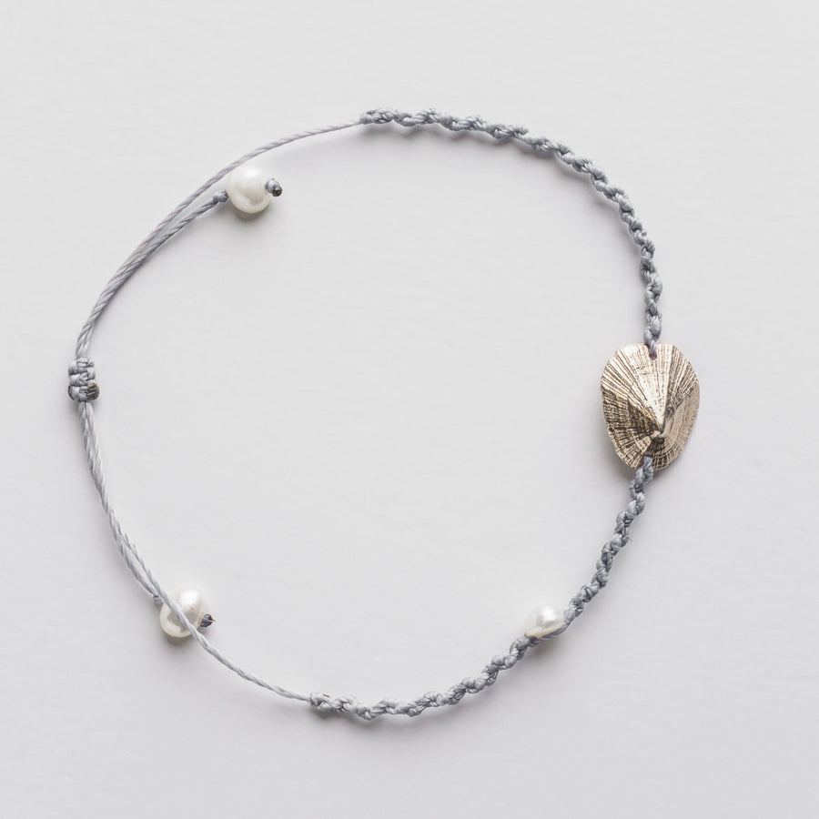 Favourite limpet - macrame bracelet - silver 925 - grey