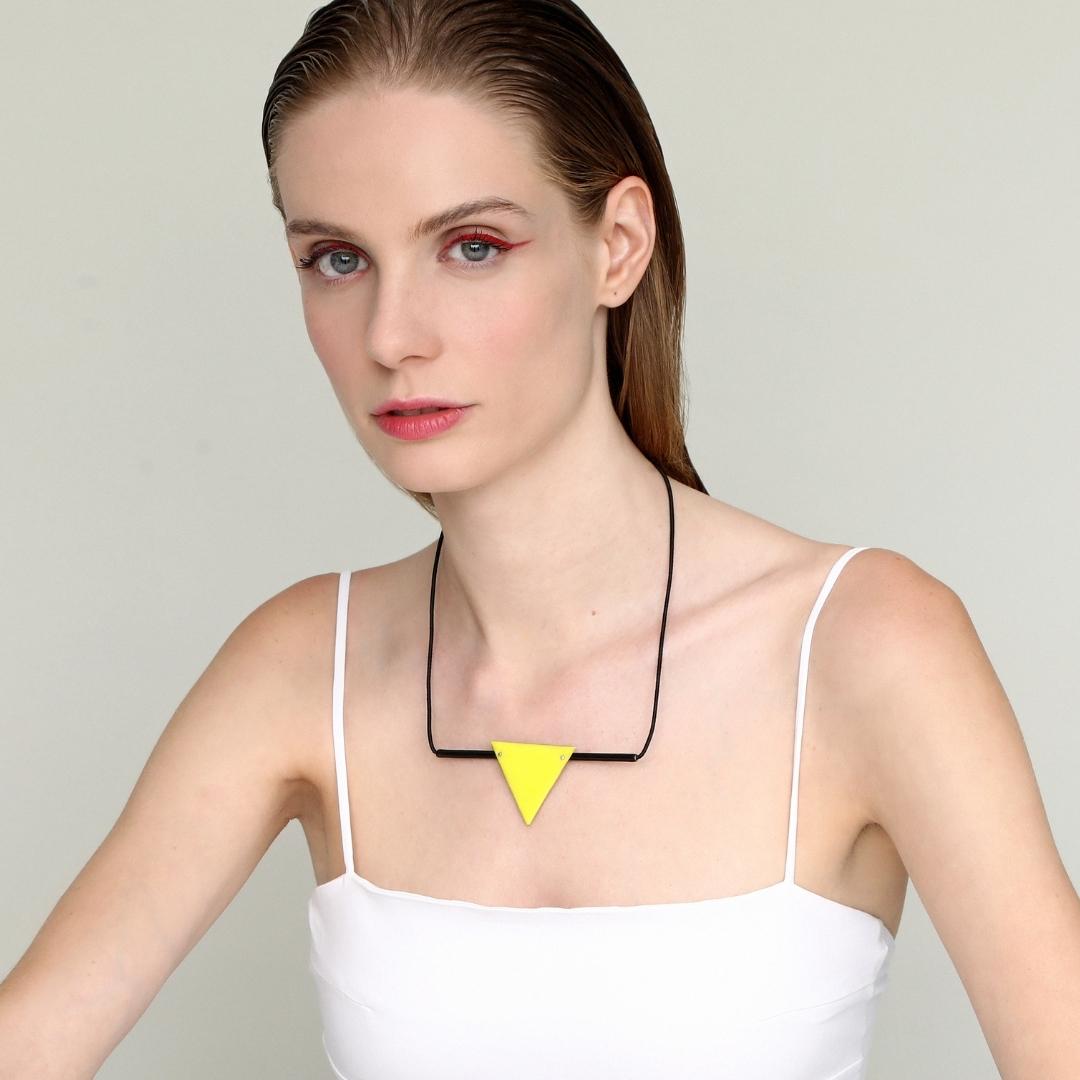 Bau Triangle - cord necklace with enamel - yellow