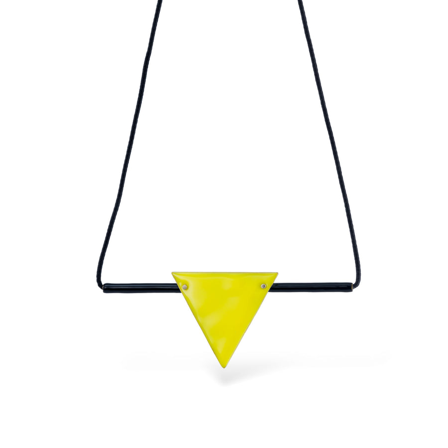 Bau Triangle - κολιέ με κορδόνι & σμάλτο - κίτρινο